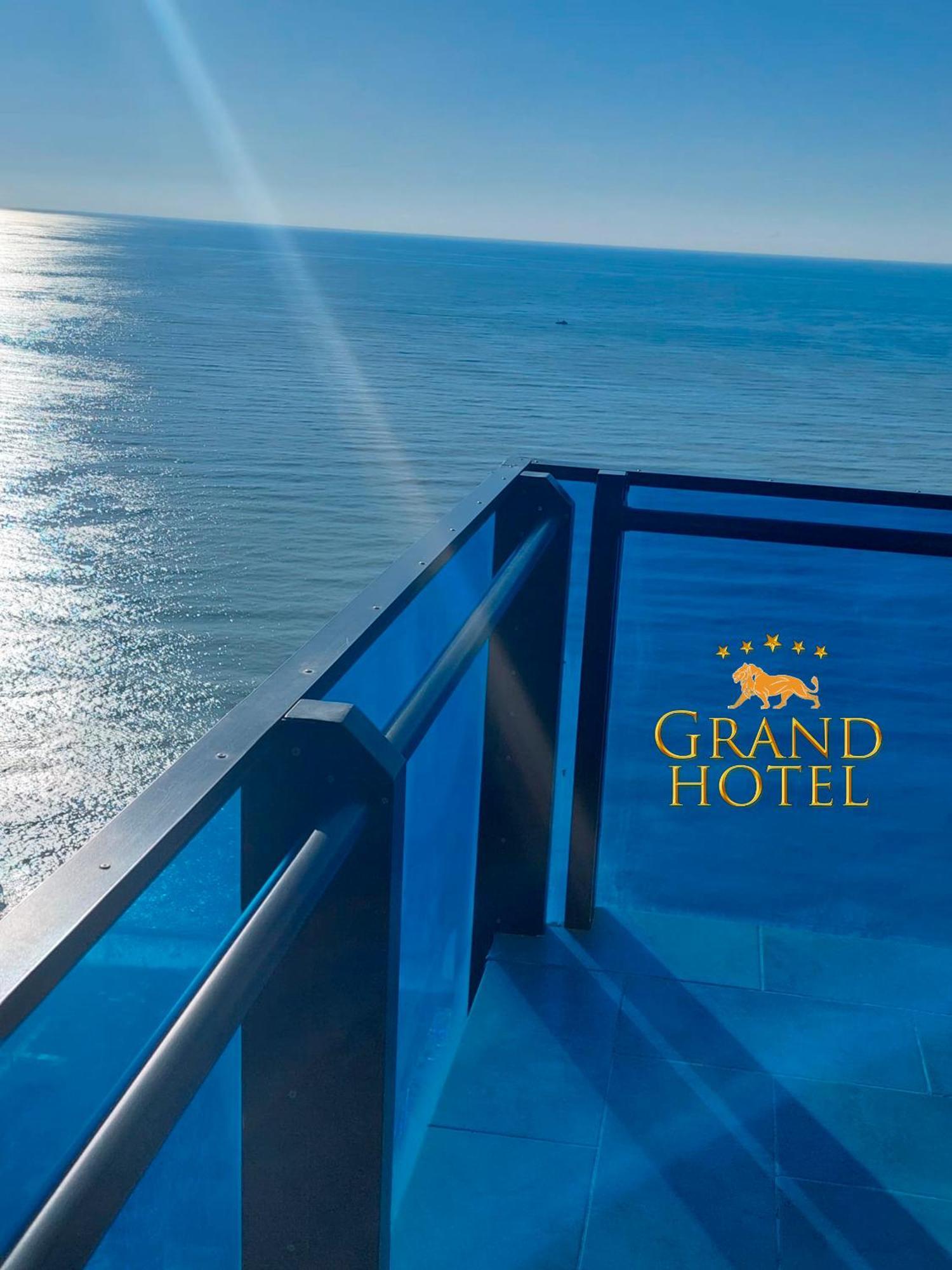 Grand Hotel ☆ Orbi City 巴统 外观 照片